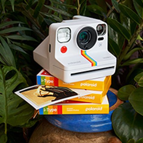 Instant Cameras Polaroid Now Plus, Polaroid Go, Polaroid Original, Polaroid Now, Polaroid Instant Camera, Polaroid Photo Album, Polaroid Cameras, Instant Photography, App Ios