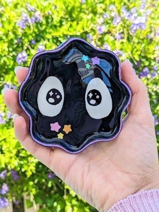 Clay Crafts Studio Ghibli, Clay Art Studio Ghibli, Studio Ghibli Air Dry Clay Ideas, Studio Ghibli Clay Art Ideas, Pottery Studio Ghibli, Diy Studio Ghibli Decor, Cute Clay Dishes, Kawaii Ashtray, Anime Ashtray