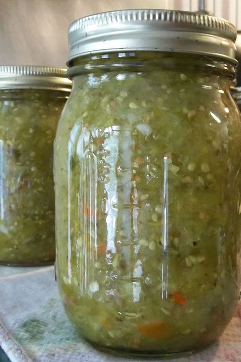 Green Tomatoe Relish Recipe, Green Relish Recipe, What Can You Make Out Of Green Tomatoes, Easy Green Tomato Relish, Green Tomato Relish Canning Recipe, Green Tomato Relish Recipe Easy, Things To Do With Green Tomatoes, Green Tomato Recipes Canning, Canning Green Tomatoes Recipes