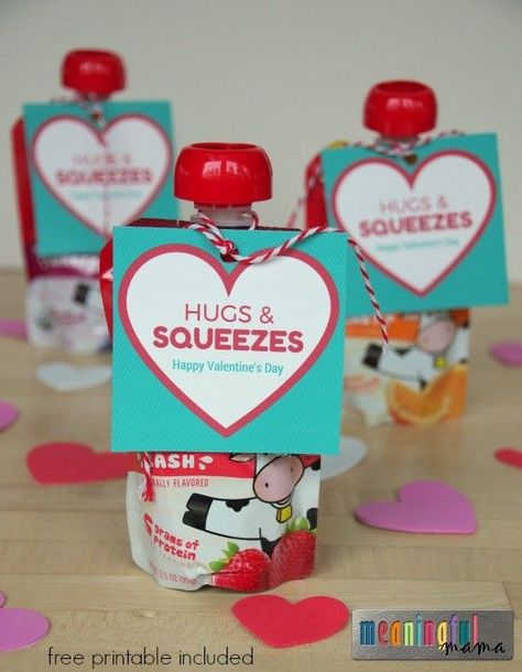 Hugs and Squeezes Valentine’s Day Classroom Party Food Idea and free printable #ad #HorizonSnacks @horizonorganic #valentinesday #printable #valentiensprintable Hugs And Squeezes Valentine Printable, Classroom Party Food, Party Food Valentines Day, Toddler Valentine Gifts, Kids Valentine Party, Valentines Party Food, Party Essen, Valentines Snacks, Valentinstag Party