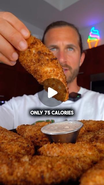 Macro Friendly Chicken Tenders, Low Cal Fried Chicken, Chicken Dinner Recipes Low Calorie, High Protein Chicken Tenders, Low Cal Chicken Tenders, Healthy Chicken And Waffles, Low Carb Recipes For Picky Eaters, Chicken Tenders Low Carb, Franks Red Hot Buffalo Sauce