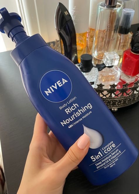 Body Lotion Nivea, Nivea Aesthetic, Body Lotion Aesthetic, Lotion Aesthetic, Nivea Skincare, Nivea Lotion, Nivea Body Lotion, Selfcare Aesthetic, Maintenance Routine