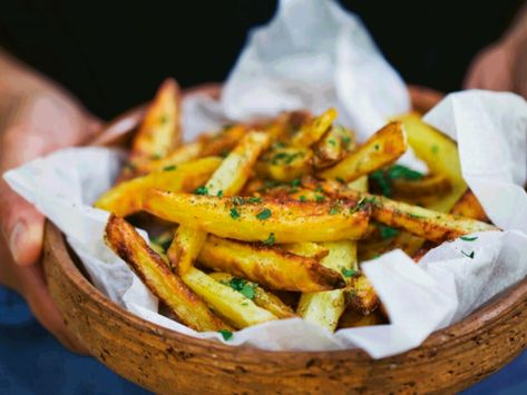 Gut health foods: fermented fries recipe Fermented French Fries, Pickled Fries, Fermented Potatoes, Healthy Chips Recipe, Seaweed Recipes, Restore Gut Health, Gut Health Foods, Healthy Fries, Mcdonald's Fries