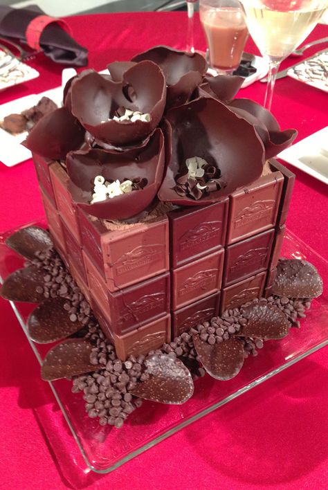 Learn more about the latest How To's from Mark Addison! Chocolate Centerpieces Table Decorations, Chocolate Centerpieces, Edible Centerpieces, Chocolate Work, Godiva Chocolate, Chocolate Party, Ice Cake, Chocolate Flowers, Torte Cupcake