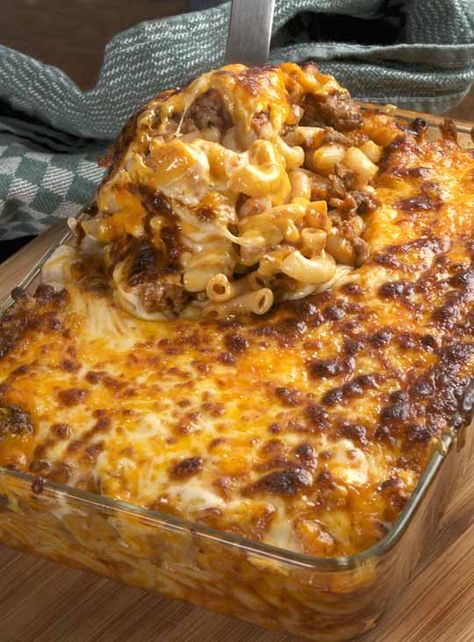 Macaroni And Beef, Beef Macaroni, Macaroni Casserole, Hamburger Casseroles Recipes, Hamburger Casserole, Goulash Recipes, Hamburger Helper, Weekday Meals, Hamburger Meat