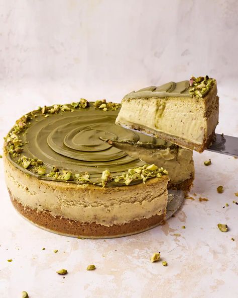 Pistachio Butter Recipe Desserts, Pistachio Raspberry Cheesecake, Pistachio Cheesecake Recipe, Pistachio Desserts, Pistachio Recipes Desserts, Pistachio Tiramisu, Pistachio Paste, Pistachio Dessert, Pistachio Cheesecake