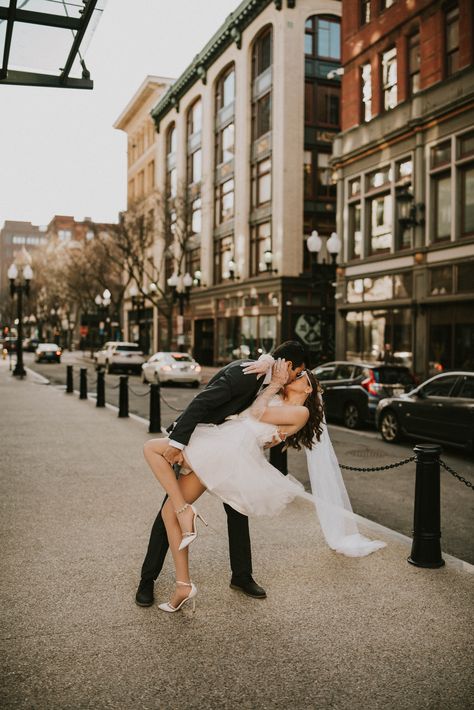 Classy Spring Wedding, Fun Photo Ideas, City Engagement Pictures, Downtown Providence, Black And White Wedding Photos, Courthouse Wedding Photos, City Wedding Photos, Engagement Picture Outfits, City Elopement