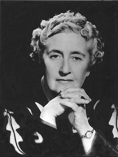 Agatha Christie The Queen of Crime All the books....:-))                                                                                                                                                      More                                                                                                                                                     More Agatha Christie Books, Miss Marple, Hercule Poirot, Robert Smith, Writers And Poets, Anais Nin, Book Writer, Famous Authors, Great Women