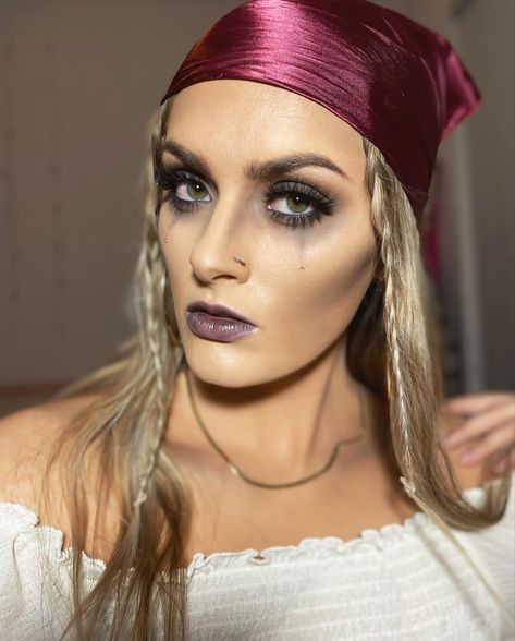 Halloween Pirate Makeup, Makeup Pirate, Eyeshadow Makeup Ideas, Peter Pan Jr, Pirate Makeup, Girl Halloween Makeup, Dramatic Smokey Eye, Show Makeup, Skeleton Makeup