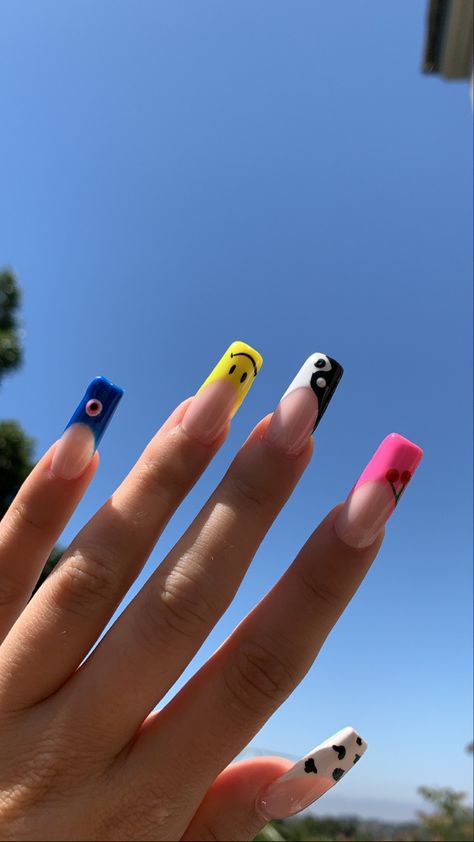 Nails With Smiley Face X Eyes, Nails With Faces Design, X Eyes Smiley Face Nails, Yin Yang Nails Acrylics, Smiley Nails Acrylic, Acrylic Nails Smiley Face, Smiley Face Nails Aesthetic, Acrylic Nails Evil Eye, Evil Eye Nails Design