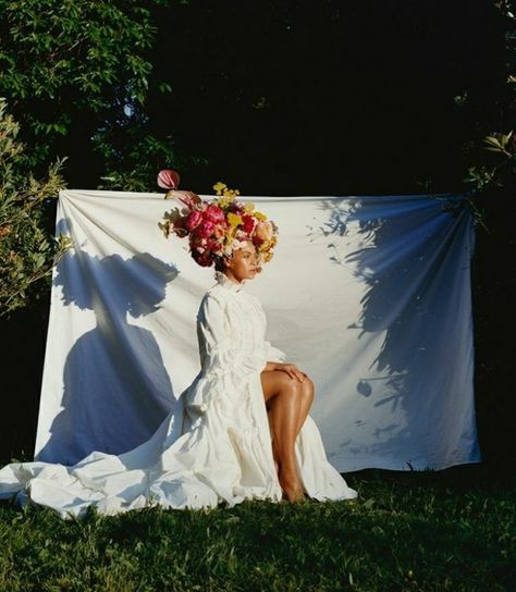 BEYONCE AMERICAN VOGUE SEPTEMBER ’18 ISSUE COVERS White Sheet, Flowers In Her Hair, Queen Bey, Queen B, Photoshoot Inspo, Maternity Shoot, Photoshoot Inspiration, Photo Shoot Ideas, Photography Inspo