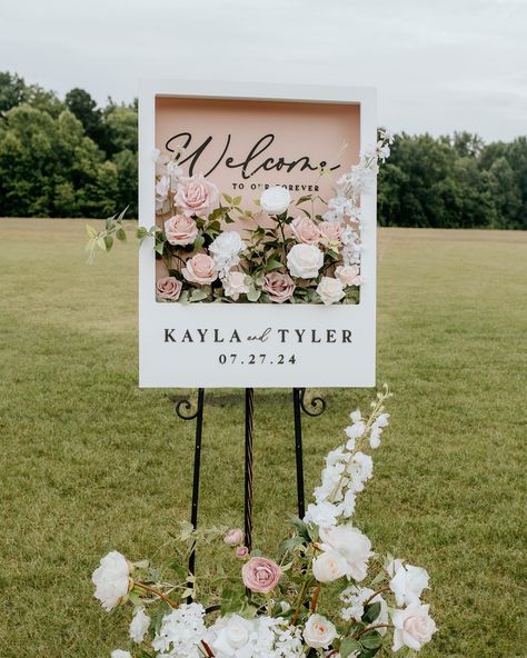 Our Polaroid flower box signs have been one of our best sellers this past year ☺️ We now offer them with faux florals too! 💖 Sign Easel, Flower Board, Signage Ideas, Event Signage, Foam Blocks, Back Piece, Wedding Welcome Sign, Floral Foam, Wedding Arrangements