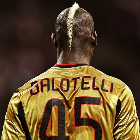 Football Hairstyles, Mario Balotelli, Soccer Store, Legends Football, Football Players Images, Football Photography, Football Images, Classic Football Shirts, Football Icon