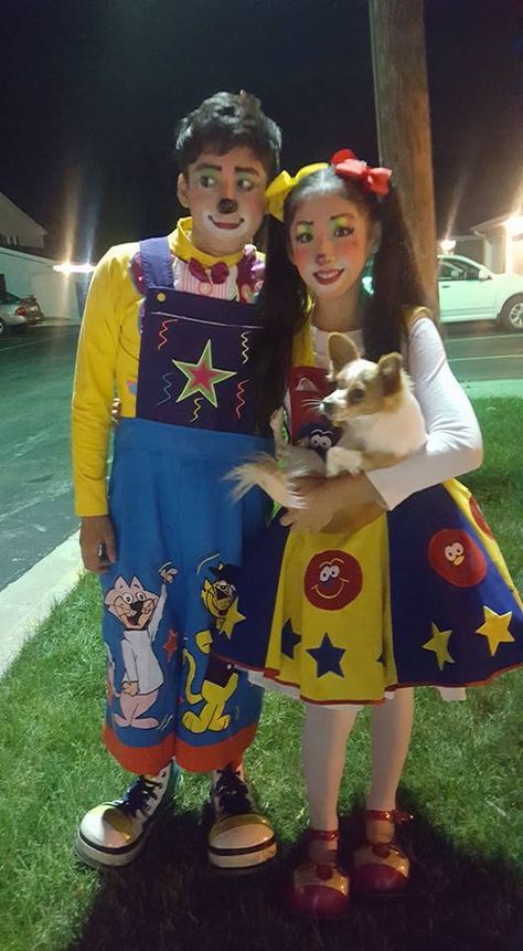 Clowns In Love, Clown Duo Costume, Clown Couple Costume, Cute Clown Outfit, Clown Core Fashion, Clown Core Outfit, Clown Outfit Ideas, Mexican Clown, Vintage Clown Costume