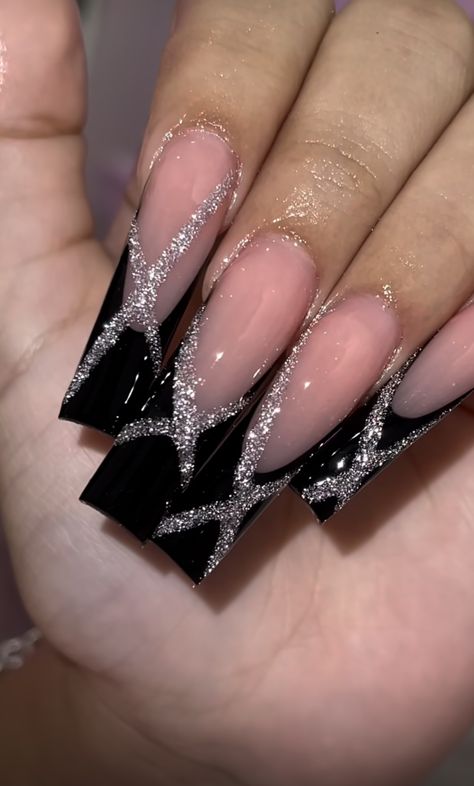 Sparkly Black Nails, Black Sparkle Nails, Black Prom Nails, Black Silver Nails, Sweet 16 Nails, Sliver Nails, Silver Acrylic Nails, Prom Nails Silver, Silver Nail Designs