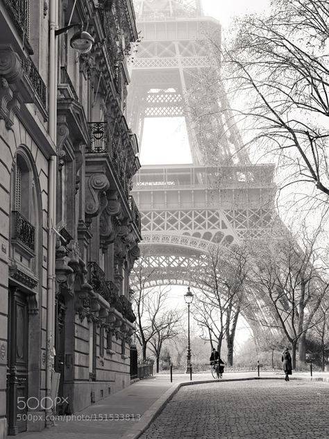 Eiffel Tower at Champs de Mars by ngeerlings Black and White Photography #InfluentialLime Eiffel Tower Photography, Black And White Photo Wall, Paris Wallpaper, Black And White City, Black And White Picture Wall, Black And White Landscape, Paris Aesthetic, Paris Photography, Paris Photo