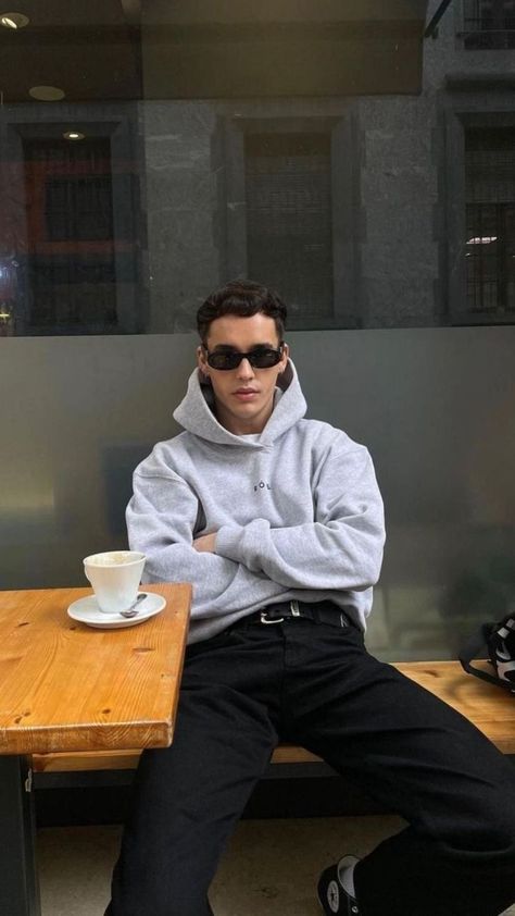 Outfit Informal, Hoodie Outfit Men, Classy Streetwear, Spring Outfits Men, Instagram Jewelry, Black Jeans Outfit, Concept Clothing, Men Spring, Street Style Outfits Men