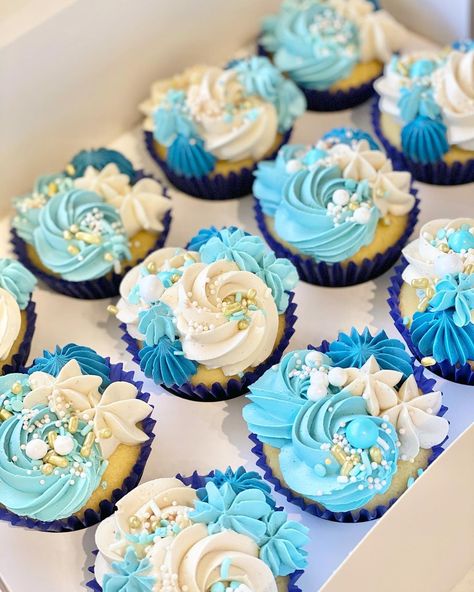 Its A Boy Cupcakes, Shades Of Blue Cupcakes, Blue And White Swirl Cupcakes, Blue Frosted Cupcakes, Baby Boy Cupcakes Shower Diy, Baby Boy Cupcakes, Cupcakes For Boys, Baby Shower Cupcakes, Diy Food