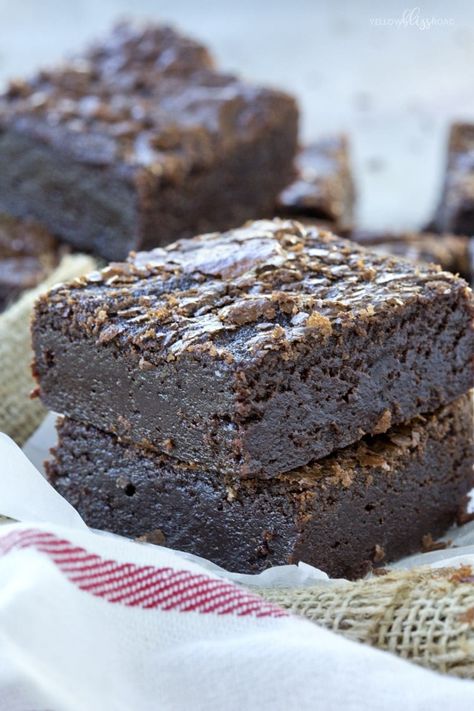 One Bowl Brownies, Yellow Bliss Road, Biscuits Graham, Best Brownie Recipe, Brownies Recipe Homemade, Cookie Brownie Bars, Delicious Appetizer Recipes, Weekly Meal Plan, Homemade Brownies