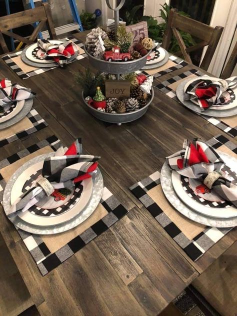 Christmas Checkered Decor, Scott Holiday, Christmas Dining Decor, Christmas Tree Decorations Ribbon, Buffalo Plaid Christmas Decor, Buffalo Plaid Christmas Tree, Plaid Christmas Decor, Xmas Dinner, Christmas Tree Decorating Themes