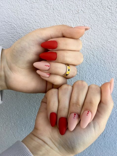 Red Summer Nails 2023, Red And Nude Nail Designs, Nude And Red Nail Designs, Red Nude Nails, Red And Nude Nails, Classic Red Nails, Gell Nails, Red Matte Nails, Red Summer Nails