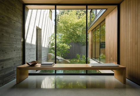 Feldman Architecture lifts The Sanctuary house above Silicon Valley site Heated Concrete Floor, Sanctuary House, Entry Bench, Patio Interior, Minimal Home, Urban Oasis, Mid Century House, Design Milk, Architecture Project