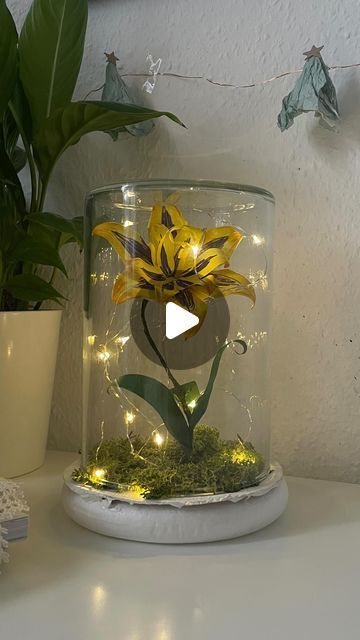 Derya🥐🥐 on Instagram: "Rapunzel flower light tutorial🌼✨" Diy Rapunzel Flower, Tangled Flower Diy, Rapunzel Flower Diy, Rapunzel Centerpiece Ideas, Rapunzel Flower, Flower Lights, Jar Gifts, Diy Flowers, Lamp Design