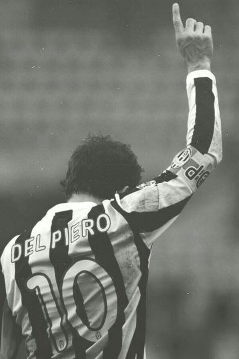 The king del piero ♡ ♡ Juventus Wallpapers, Alessandro Del Piero, Best Football Players, Football Icon, Football Is Life, Zinedine Zidane, Juventus Fc, Soccer World, World Football