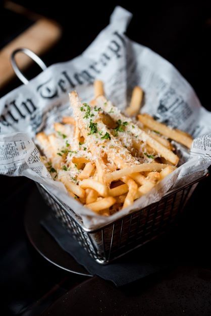 Perfect French Fries, Best French Fries, Fried Chips, Truffle Fries, Seafood Restaurant, Best Places To Eat, French Fries, Recipe Using, Junk Food