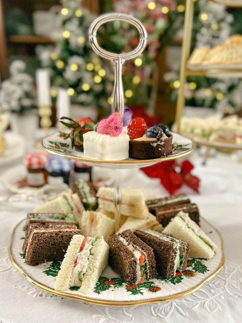 English Tea Sandwiches, Winter Tea Party, Tea Party Table Settings, Christmas Afternoon Tea, Christmas Tea Party, Kids Tea Party, English Tea Party, Tiny Fairy, Tea Party Table