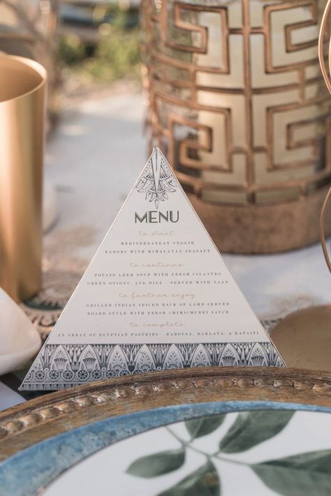 Desert Romance where Art Deco Meets Ancient Egypt - Hey Wedding Lady Ancient Roman Wedding Theme, Egyptian Wedding Decor, Egyptian Theme Wedding, Egyptian Themed Wedding, Ancient Egypt Birthday Party, Egyptian Wedding Theme, Egypt Theme Party, Ancient Egypt Party, Wedding Egypt