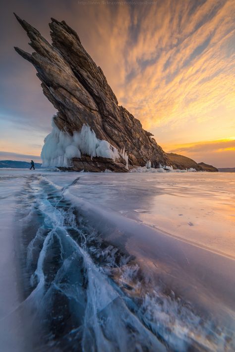 The Monster's Fin, Lake Baikal Pretty Places, The Ice, Amazing Nature, Nature Pictures, Nature Photos, Natural Wonders, Beautiful World, Beautiful Landscapes, Wonders Of The World