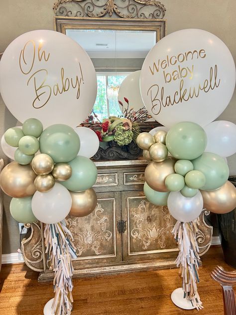 Balloon Towers Ideas, How To Make A Balloon Column, Welcome Sign Balloon Decor, Balloons Around Welcome Sign, Party Welcome Sign With Balloons, Welcome Sign With Balloons, Small Balloon Arrangements, Balloons Wrapped Around Pillars, Balloon Stand