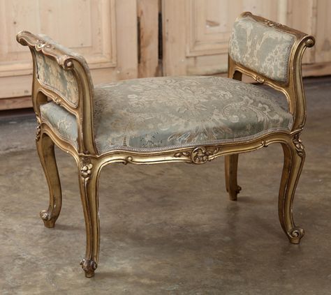 Italian Antiques, French Armchair, Gold Bench, Dressing Design, Rustic Furniture Diy, Italian Designers, Classical Furniture, Soft Sofa, Furniture Antique