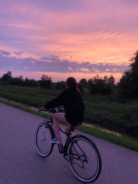 Aesthetic Bike Ride, Healing Pictures, Bike Ride Aesthetic, Realistic Aesthetic, Aesthetic Bike, Vision Board Examples, Riding Bicycle, Riding Bike, Bike Rides