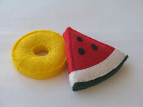 Felt pineapple ring, watermelon slice Felt Pineapple, Pineapple Ring, Felted Crafts, Felt Food Patterns, Felt Cake, Felt Fruit, Pineapple Rings, Play Kitchen Accessories, Felt Play Food