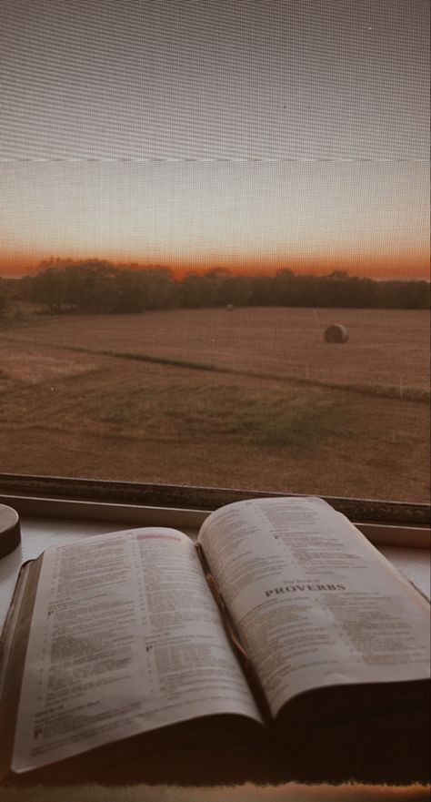 Country Dream Life Aesthetic, Bible Outside Aesthetic, Country Pics Aesthetic, Bible Study Wallpaper Aesthetic, Country Church Aesthetic, Oklahoma Aesthetic Wallpaper, Simple Country Life Aesthetic, Cozy Country Aesthetic, Bible Study Photos