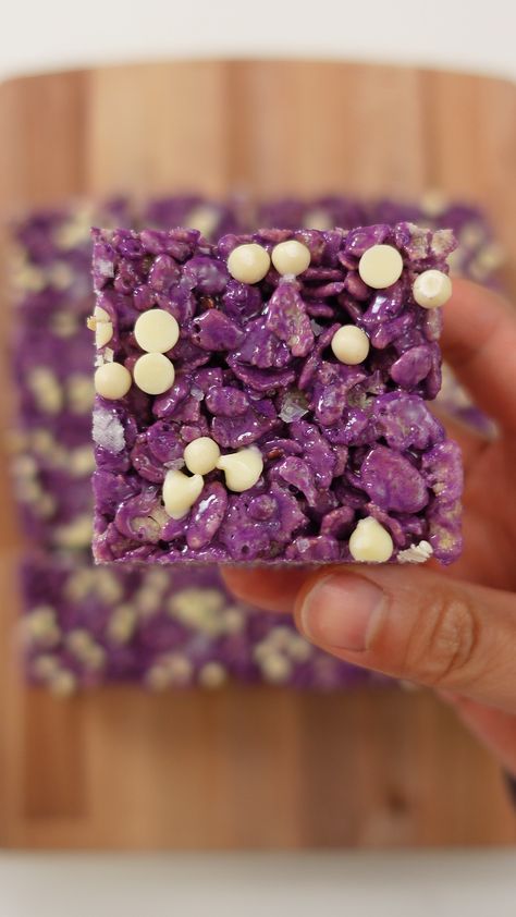 Ube Rice Krispies Fig Bread, Okinawan Sweet Potato, Strawberry Layer Cakes, Ube Recipes, Filipino Food Dessert, Chocolate Pearls, Cereal Treats, Kinds Of Desserts, Filipino Desserts