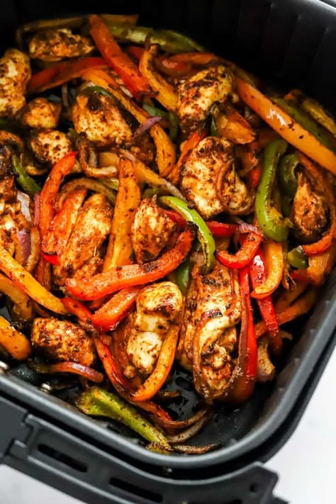 Frozen Chicken Fajitas, Fajitas In Air Fryer, Air Fryer Chicken Fajitas, Cook Frozen Chicken, Chicken And Peppers, Mexican Entrees, Isabel Eats, Air Fryer Recipes Keto, Air Fryer Keto