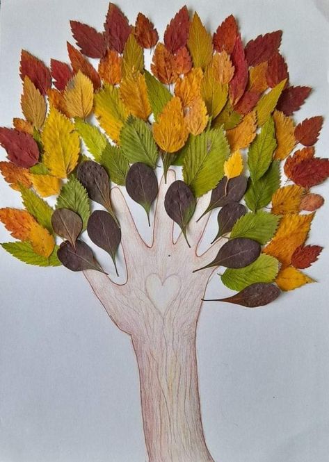 Autumn Kindergarden Decor, Nature Theme Crafts Preschool, Autumn Tree Art For Kids, Hand Tree Craft For Kids, Autumn Leaves Art For Kids, Art With Leaves For Kids, Kindergarden Activities Art, Autumn Leaves Craft For Kids, Autumn Toddler Crafts