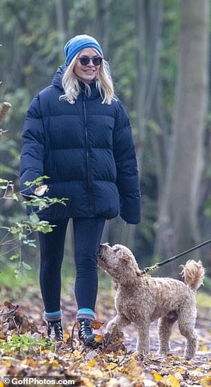 Holly Willoughby meets up with her friend for a socially distanced dog walk  | Daily Mail Online Holly Willoughby Style, Dog Walk, Holly Willoughby, Meet Friends, Padded Coat, Scandi Style, Fall Winter Outfits, Winter Outfit, Dog Walking