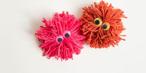 <p>Try this fun and easy craft with the kids – you only need wool, cardboard and scissors to make one. Add a pair of googly eyes to make it into a pet!</p> Googly Eye Crafts, Yarn Animals, Homemade Instruments, How To Make A Pom Pom, Indoor Activities For Kids, Googly Eyes, Summer Activities For Kids, Easy Craft, Garden Crafts