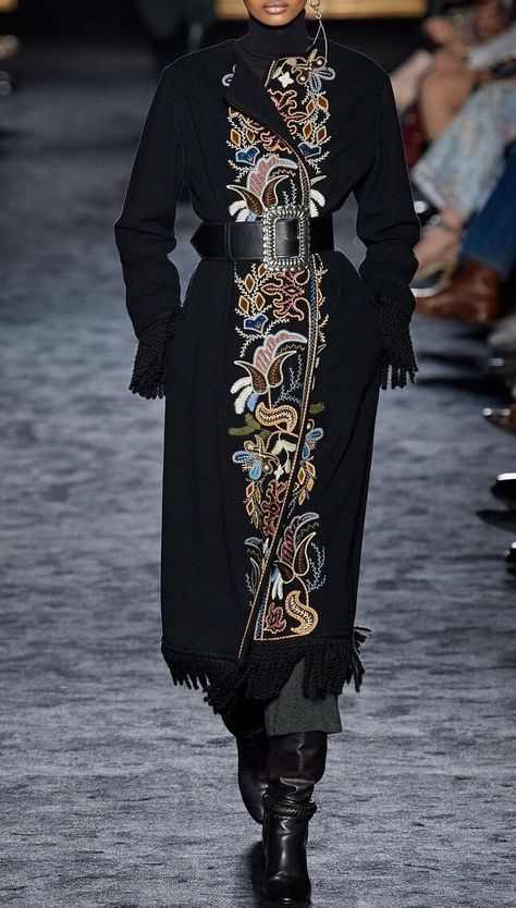 Poncho Outfit 2023, Fashion Week 2024, Embroidered Coat, Mode Abaya, Fashion Attire, Moda Vintage, Abayas Fashion, Embroidery Fashion, Abaya Fashion