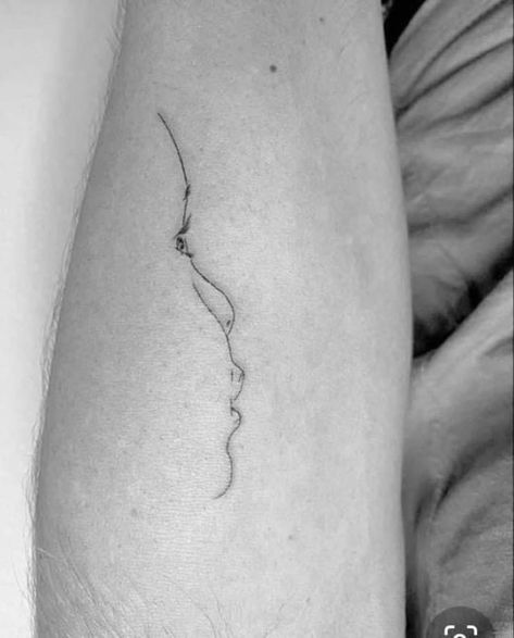 Fine Line Tattoos For Moms, Fine Line Tattoos For Moms With Kids, Two Kids Tattoo Ideas For Mom, Baby Sillouttes Tattoos, Baby Face Silhouette Tattoo, Only Child Tattoo Ideas, Baby Face Outline Tattoo, Baby Silhouette Tattoo, Boy Mom Tattoo Ideas