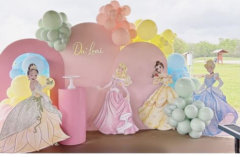 Disney Princess Balloon Decorations, Disney Princess Centerpiece Ideas, Disney Princess Balloon Garland, Princess Party Table Decor, Princess Balloon Arch, Princess Balloon Decorations, Disney Princess Backdrop, Cinderella Birthday Theme, Disney Princess Centerpieces