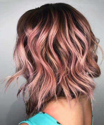 Incandescent Rose Gold Highlights: Hairstylist Shelley Gregory explained via Instagram that she achieved this hair color by first using a babylight foil, then toning with a demi-permanent color, and finally, layering on a dilution of Pravana Chromasilk Vivids in pink, $9, mixed with Olaplex No. 2, $30 Pelo Color Ceniza, Rose Gold Hair Color, Gold Hair Color, Blond Rose, Rose Gold Highlights, Gold Hair Colors, Hair Color Rose Gold, Hair Color Pink, Trendy Hair Color