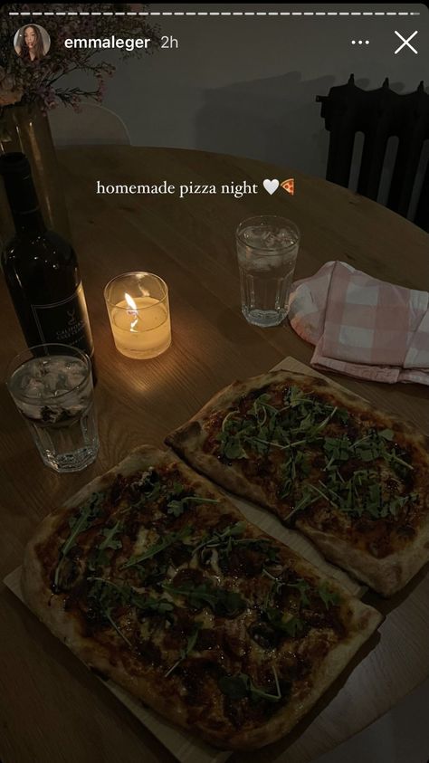 Homemade Pizza Caption, Healthy Dinner Instagram Story, Food Instagram Story Dinner, Pizza Story Instagram Ideas, Snapchat Post Ideas, Dinner Story Instagram, Dinner Ig Story, Pizza Insta Story, Makanan Aesthetic