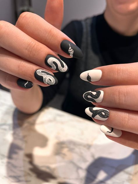 Snake Theme Nails, Black And Red Snake Nails, Ttpd Nail Ideas, White Snake Nails, Nails Snake Print, Scorpion Nails, Snake Nails Designs, 1989 Nails, Nails With Snake