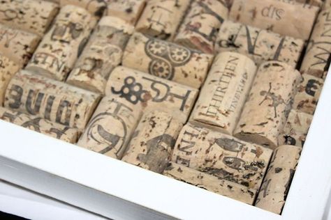 Cork Hot Plate Diy, Wine Cork Hot Plate, Wine Cork Frame, Wine Cork Diy Projects, Home Wine Bar, Cork Frame, Cork Diy Projects, Wine Cork Diy Crafts, Wine Cork Diy