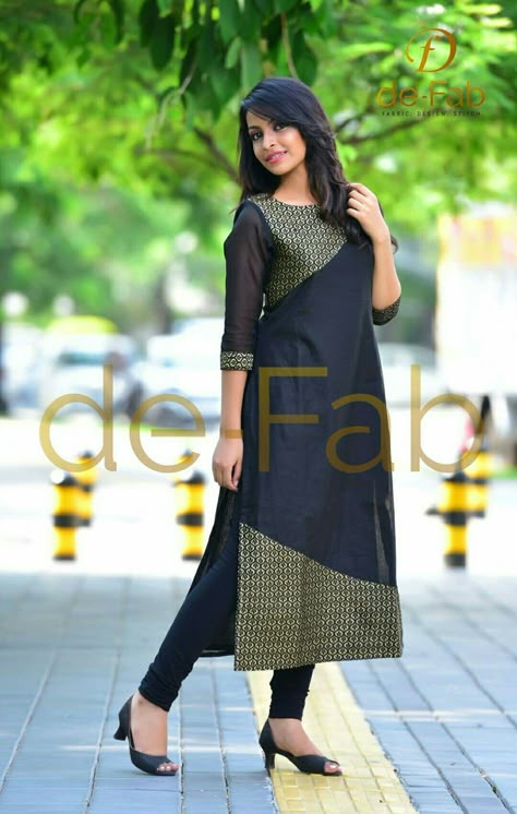 Triangle crazy York Kurti, Neck Design Kurti, Printed Kurti Designs, Design Kurti, Back Neck Design, Stylish Kurtis Design, New Kurti Designs, Churidar Designs, Lehenga Designs Simple